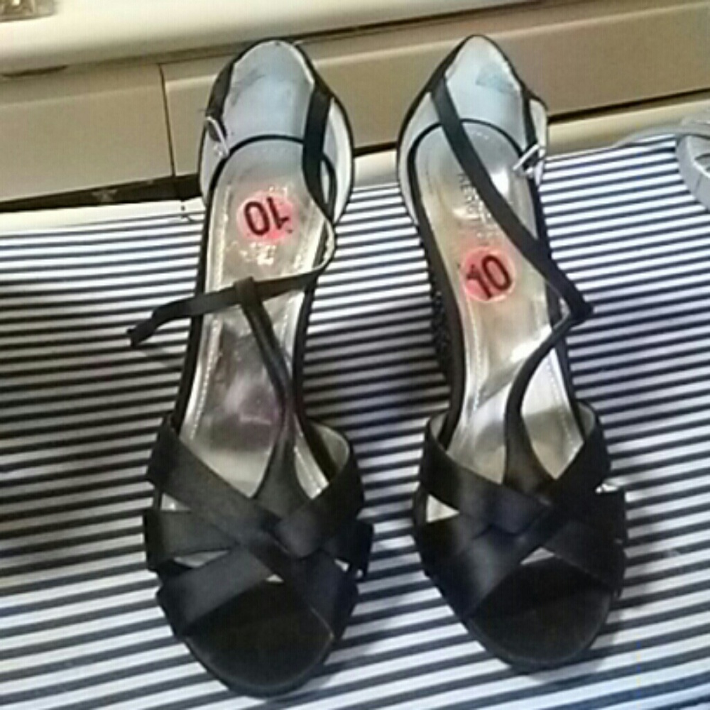 Kenneth Cole Reaction Wedge Sandals